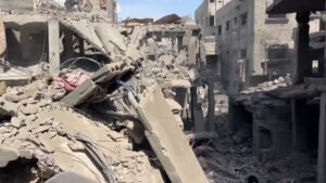 هآرتس: التدمير المطلق لغزة يهدف إلى تسهيل تهجير سكانها