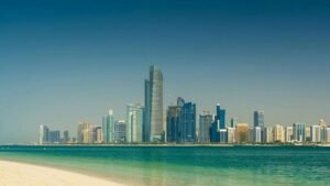 الإمارات: عطل فني في نظام الإنذار المبكر أدى لإرسال رسائل تحذيرية غير صحيحة