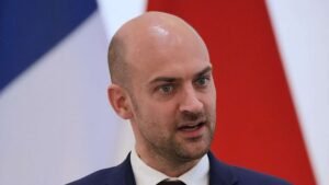 وزير الخارجية الفرنسي يؤكد لنظيره اللبناني استعداد بلاده لتنظيم مؤتمر دولي لدعم الجيش اللبناني
