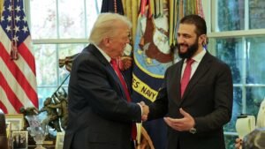 ترامب: أقترب من تسليم ملف "حزب الله" لسوريا ومنح القوة للشرع