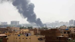 الصحة اللبنانية: 5 قتلى بينهم مسعف جراء غارة إسرائيلية على بلدة زبدين جنوبي البلاد