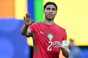 حكيمي يعادل رقم أومام بيك وجيان التاريخي في كأس العالم