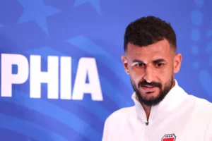 أيمن حسين: دفاع فرنسا يحفزني لتقديم الأفضل