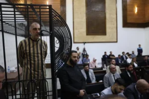عاطف نجيب ينكر مجدداً الاتهامات بعد مواجهة مع ضحاياه