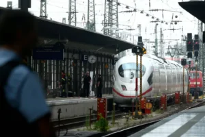 استنفار أمني واسع في فرنكفورت الألمانية عقب حادث غامض بمحطة قطارات