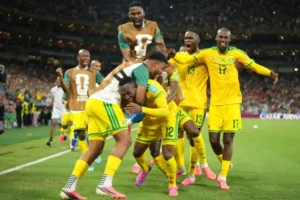 جنوب أفريقيا تصعق كوريا الجنوبية… وترافق المكسيك إلى دور الـ32