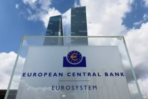 البنك المركزي الأوروبي يقلص تقارير البنوك ويخفف متطلبات الحوكمة