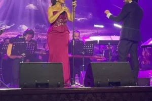 أنوشكا: الغناء وسط القاهرة أعادني إلى «حلاوة البدايات»