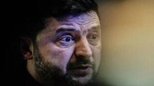 بعد بولندا.. نواب في جمهورية التشيك يطالبون بسحب وسام "الأسد الأبيض" من زيلينسكي