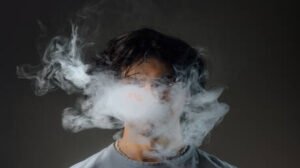 أدلة علمية متزايدة تربط التدخين الإلكتروني بأمراض القلب