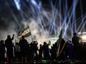 "توازنات حرجة" و"براغماتية حميدة".. كيف تبني سوريا إستراتيجيتها الجديدة؟