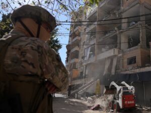 إسرائيل تقصف الضاحية الجنوبية لبيروت.. هل تبدلت قواعد الاشتباك؟
