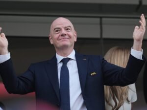 "نحن لا نجني دولارا واحدا".. إنفانتينو يدافع عن فترات التوقف في مونديال 2026 (فيديو)