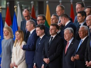 هل تغرب شمس أوروبا؟ قراءة روسية في أزمات القارة