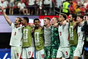 من الفجر إلى المساء وبالعكس… «فيفا» يغير موعد لقاء إنجلترا والمكسيك