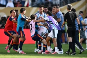 «فيفا» يحقق في الشجار الذي وقع عقب نهائي المونديال