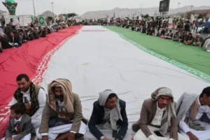 معهد دولي: الحوثيون يرسخون اندماجهم ضمن الأجندة الإيرانية