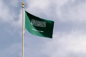 الموقف السعودي دحض مزاعم «الحصار» الحوثية بوقائع الموانئ والمطار ودعم الاقتصاد اليمني
