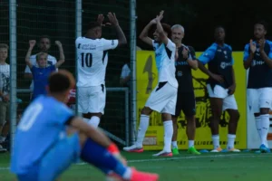 الهلال يكسب صن داونز بثنائية مالكوم
