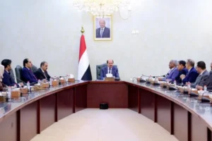 الحكومة اليمنية: رد «التحالف» على الحوثيين ضمن جهود مكافحة الإرهاب