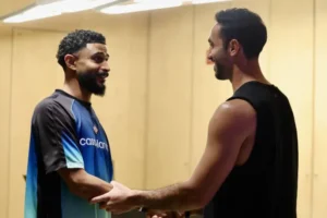 العمري يلتحق بمعسكر النصر في البرتغال