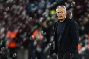 المدرب الألماني السابق سترايش يصف سلوك «فيفا» بالمافيا