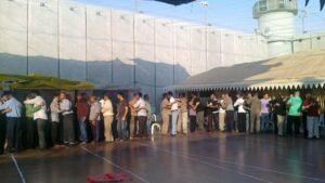 هيئة فلسطينية: إهمال طبي وسوء طعام يفتكان بأسرى سجن النقب
