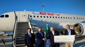 بعد غياب 14 عاما.. أولى رحلات LEAV Aviation الألمانية تهبط على خط دمشق (صور)