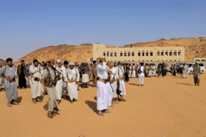 "النكف" يحشد الآلاف في الريان.. هل تعود القبيلة إلى المشهد اليمني؟