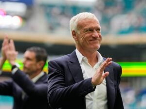 أزمة أجهزة التبريد ومبابي.. كواليس خلافات ديشان مع الاتحاد الفرنسي