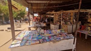 بعد توقف 3 سنوات.. الكتب تعود لسوق البوستة بأم درمان