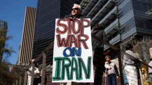 انحسار التأييد الشعبي للحرب على إيران يربك حسابات واشنطن
