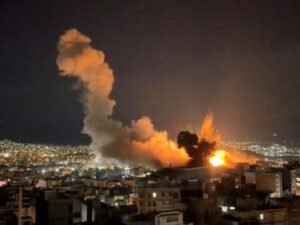 ضربات أمريكية جديدة على إيران وترمب يتوعد بالمزيد