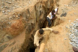 مصرع 15 عاملا بانهيار منجم ذهب شمالي السودان