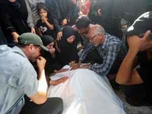 استشهاد طفل وإصابة اثنين بنيران الاحتلال أثناء تعبئتهم الماء في غزة