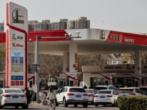 أكبر خفض منذ 6 سنوات.. الصين تخفض أسعار البنزين والديزل