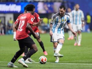 بطل أسكتلندا يسعى لضم نجم منتخب مصر بعد تألقه في المونديال