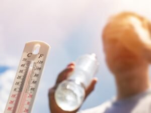 المكيفات والسمنة والمدن الخرسانية.. كيف فقدنا قدرتنا على تحمل الحر؟