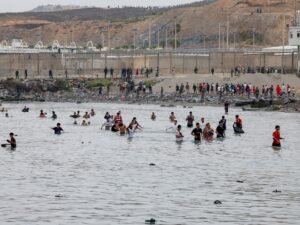 إندبندنت: سبتة تحتاج استجابة جماعية لا هستيريا سياسية