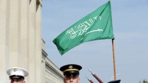 بعد توقيع اتفاقية الدفاع المشترك… معالم وأبراج سعودية تضاء بأعلام المملكة وتركيا وباكستان