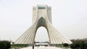 طهران: أي حرب اقتصادية تشنها الولايات المتحدة ضد إيران ستقابل بإجراءات تستهدف حركة النفط