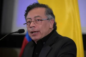 بيترو يحث ترمب على الحوار مع كوبا وتجنُّب غزوها
