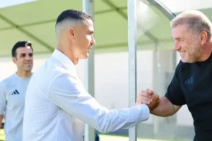 النصر يختتم معسكره بخسارة أمام ألميريا… ورونالدو يتابع من المدرجات