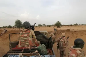 ألماني تعرض للاختطاف في النيجر يصل الجزائر في طريقه إلى برلين