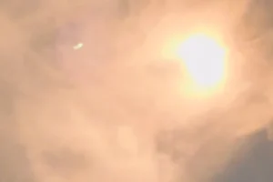 انفجار صاروخ صيني يحمل قمراً اصطناعياً عقب إطلاقه (فيديو)