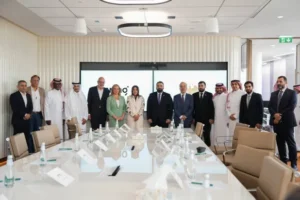 وزير الإعلام السوري يطلع على تجربة «SRMG» في صناعة المحتوى