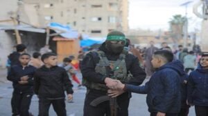 رون بن يشاي: حماس ستبقى القوة المسيطرة وصاحبة النفوذ في غزة.. الجيش الإسرائيلي سيكون مقيدا