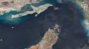 هيئة بريطانية: انفجار قرب ناقلة نفط في بحر عمان دون وقوع إصابات