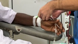 نقص الأدوية والمستلزمات الطبية يهدد حياة مرضى الكلى في غزة