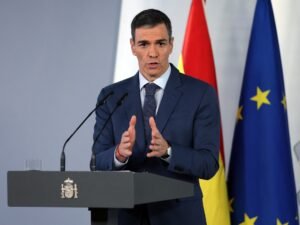 إسبانيا تتهم روسيا وإسرائيل بإشعال أزمة سبتة وإيطاليا تمدد قيودها على مدريد